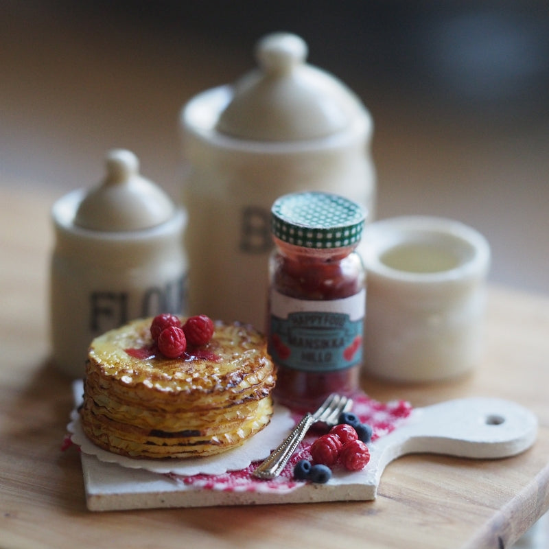 Lettuasetelma laudalla