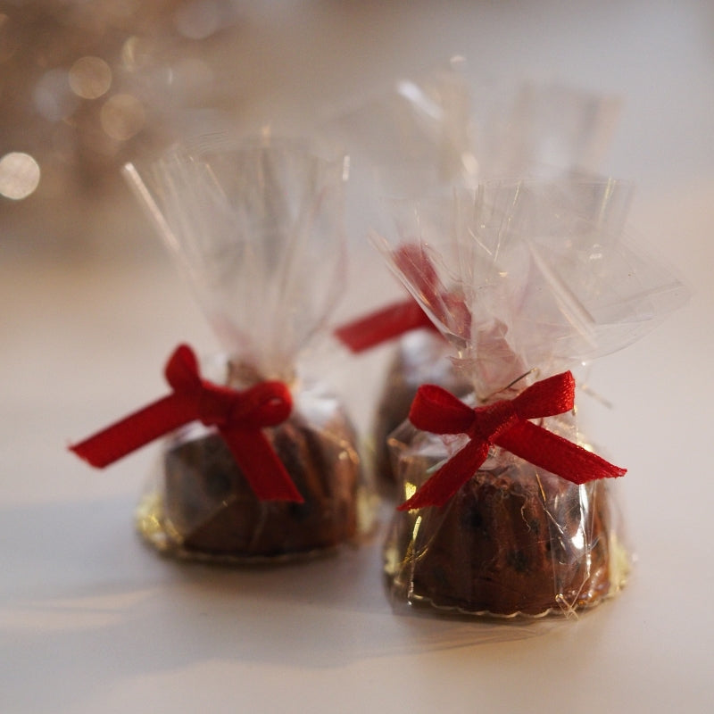 Suklaakakku sellofaanissa