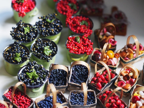 Punaviinimarjoja kattilassa